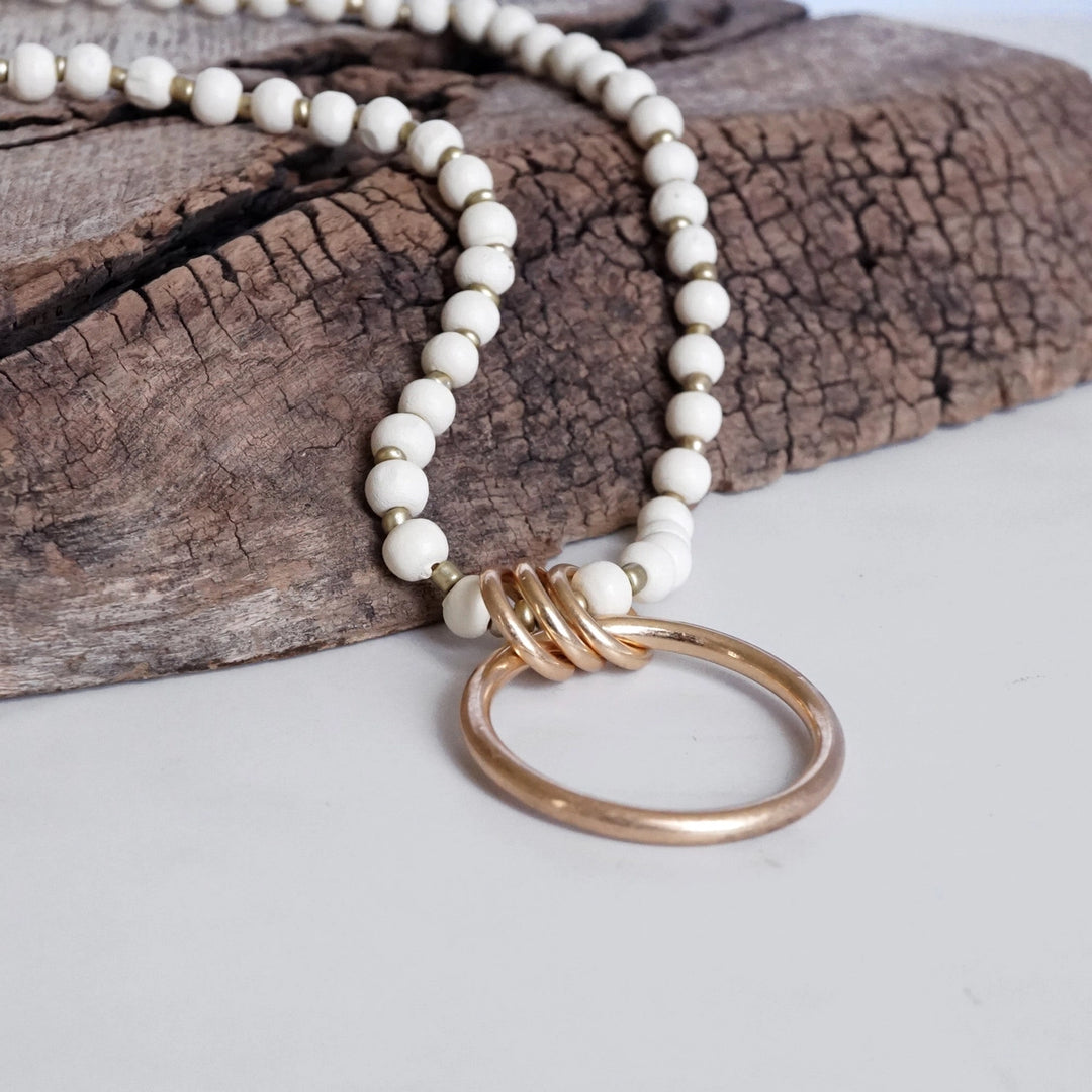 Golden Circle Necklace – Cream