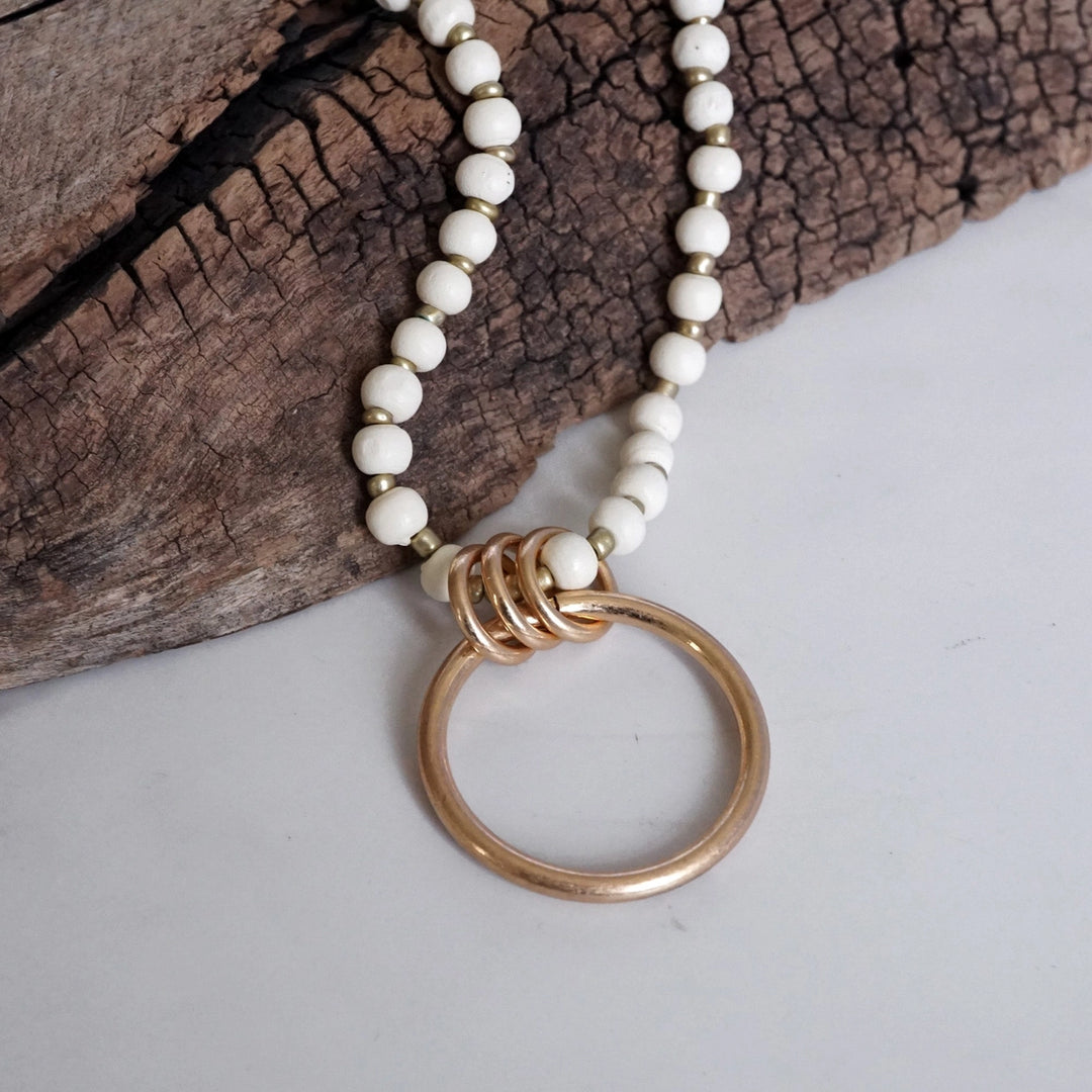 Golden Circle Necklace – Cream